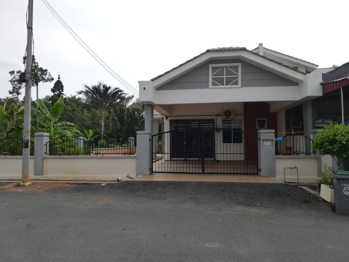 Samsiah Guest House - Taman Yayasan Segamat Buloh Kasap Exterior foto